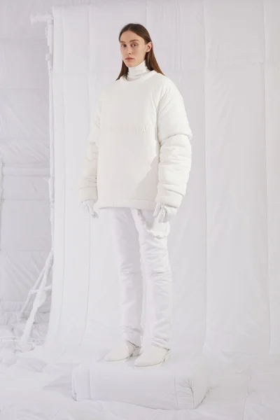 Look 16